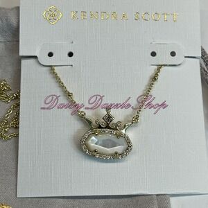 ✨Kendra Scott Disney Elisa Princess Short Gold Pendant in Ivory Mother-of-Pearl✨